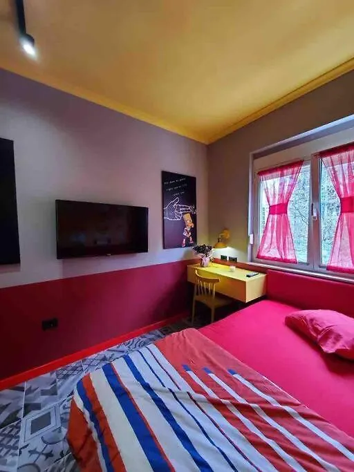 Emoji House Apartment Tirana 0*,